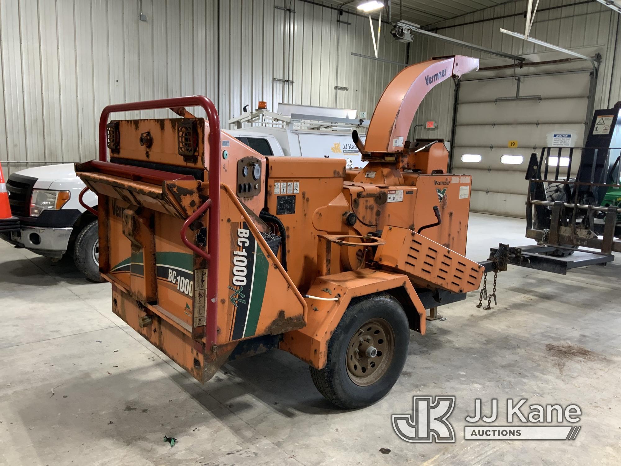 (Fort Wayne, IN) 2014 Vermeer BC1000XL Chipper (12in Drum), trailer mtd. Not Running, Condition Unkn