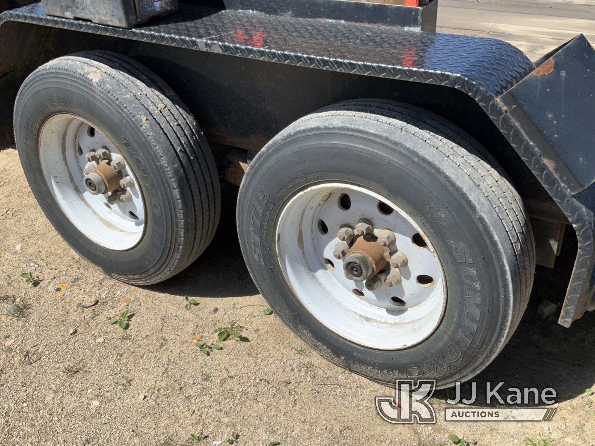 (Charlotte, MI) Altec AT37GW, Articulating & Telescopic Bucket mounted on 2017 Altec Crawler Back Ya