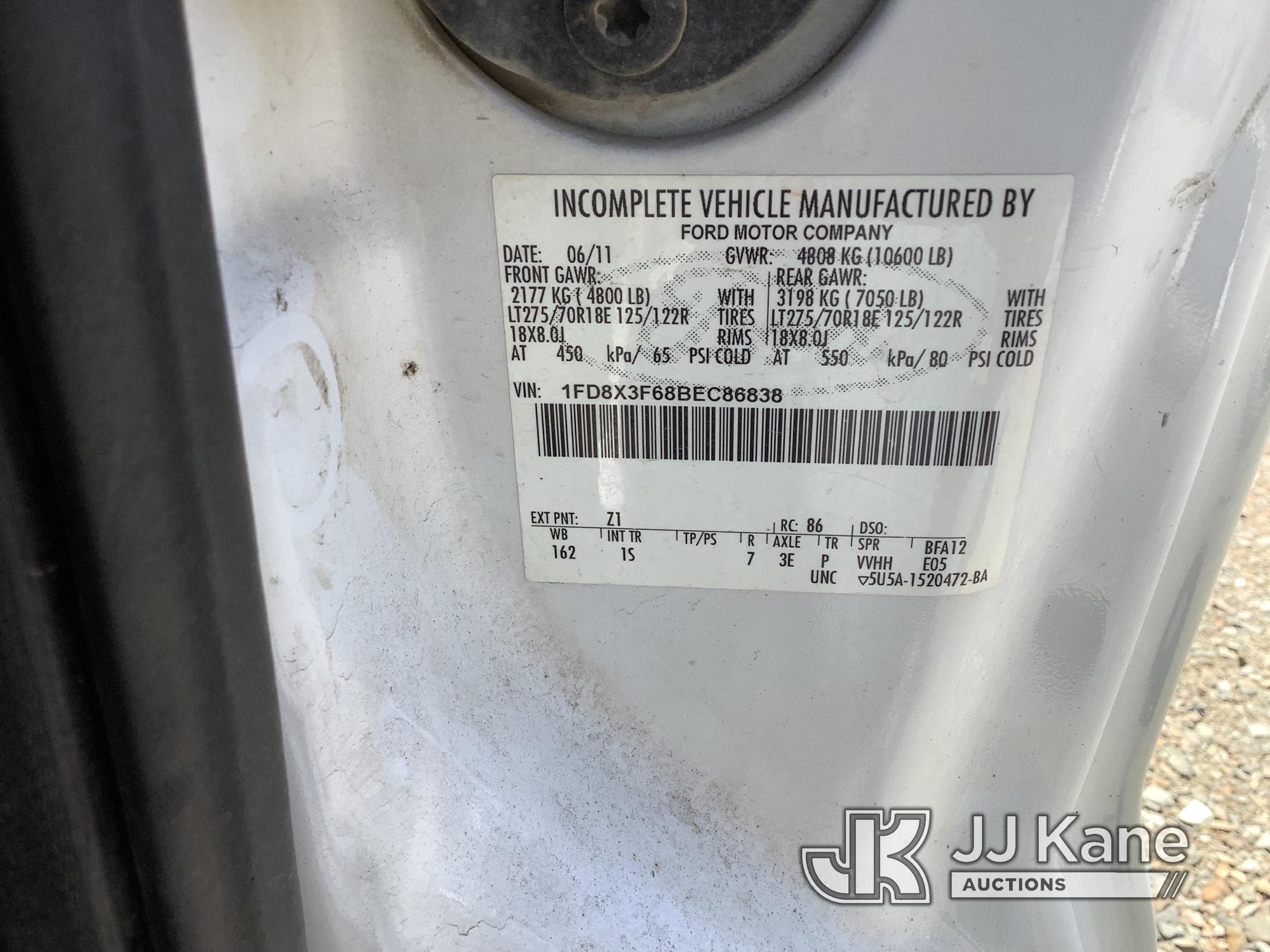 (Smock, PA) 2011 Ford F350 4x4 Extended-Cab Service Truck Runs & Moves, Rust Damage, Crane Condition