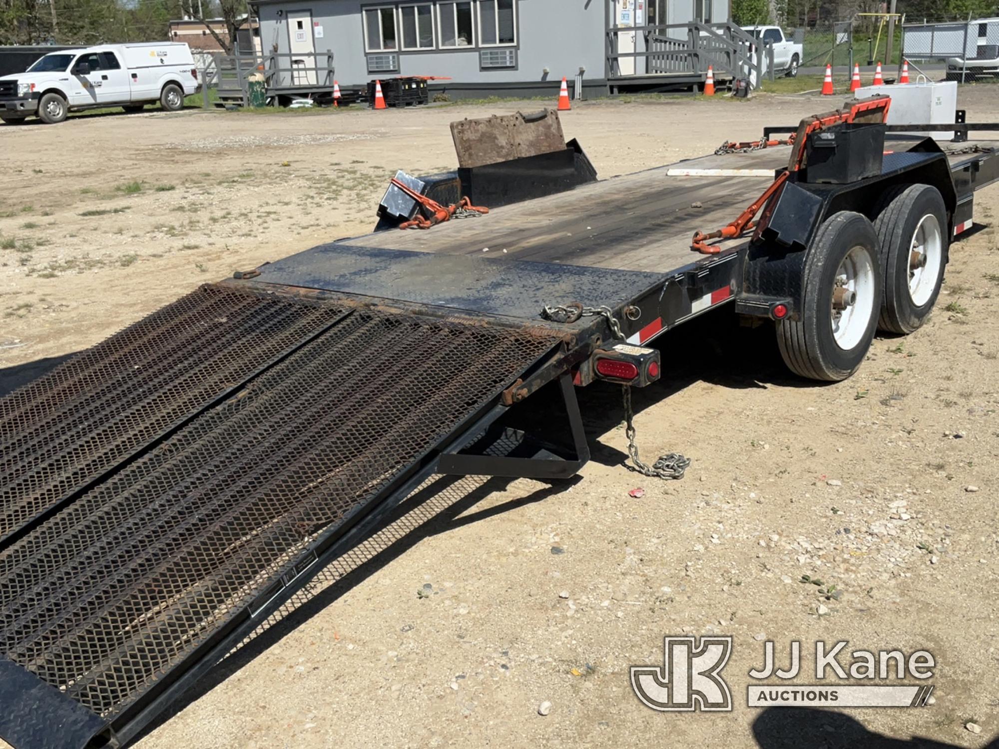 (Charlotte, MI) Altec AT37GW, Articulating & Telescopic Bucket mounted on 2017 Altec Crawler Back Ya