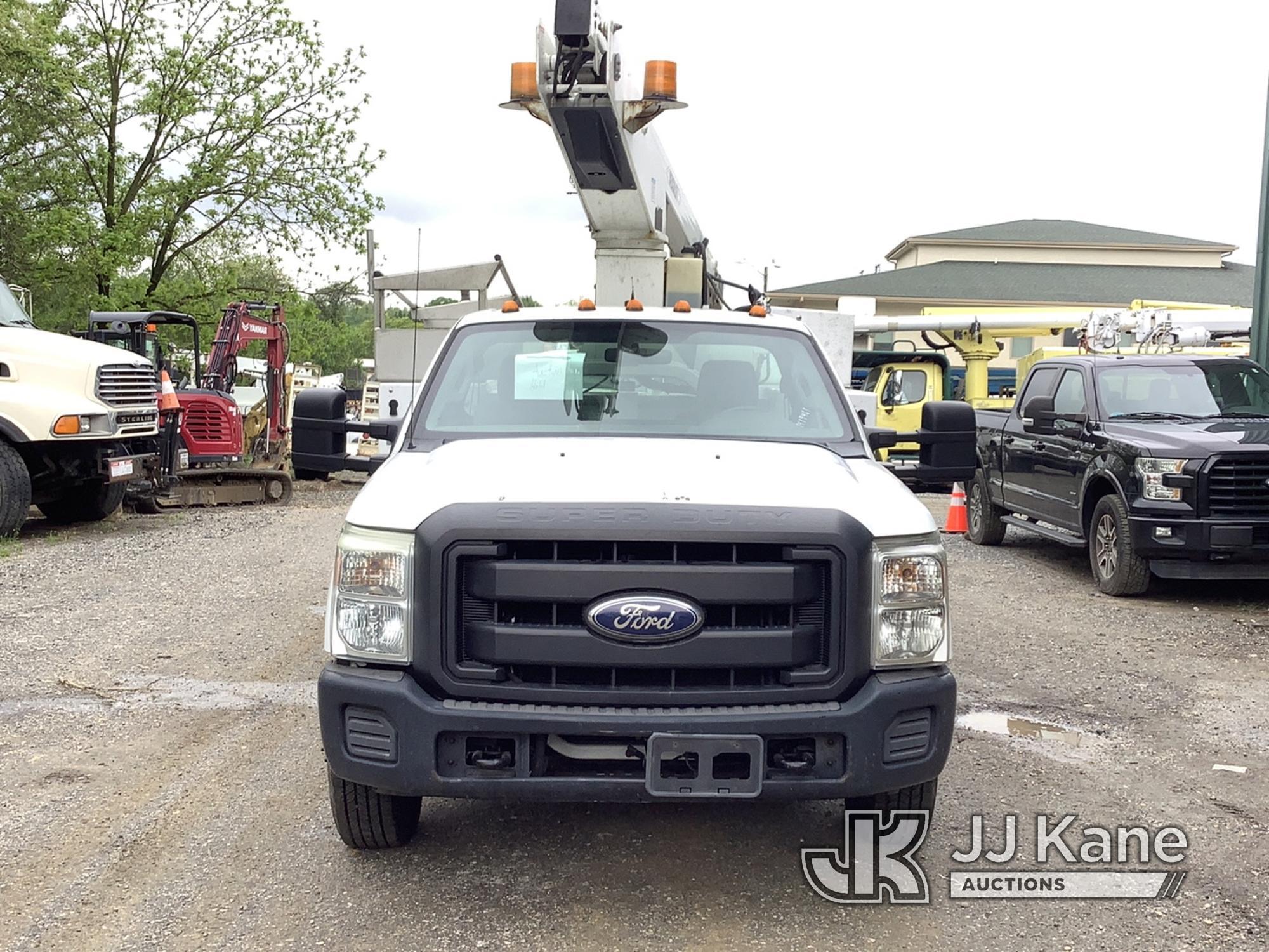 (Harmans, MD) Versalift TEL29N-03, Articulating & Telescopic Bucket mounted on 2011 Ford F350 Utilit