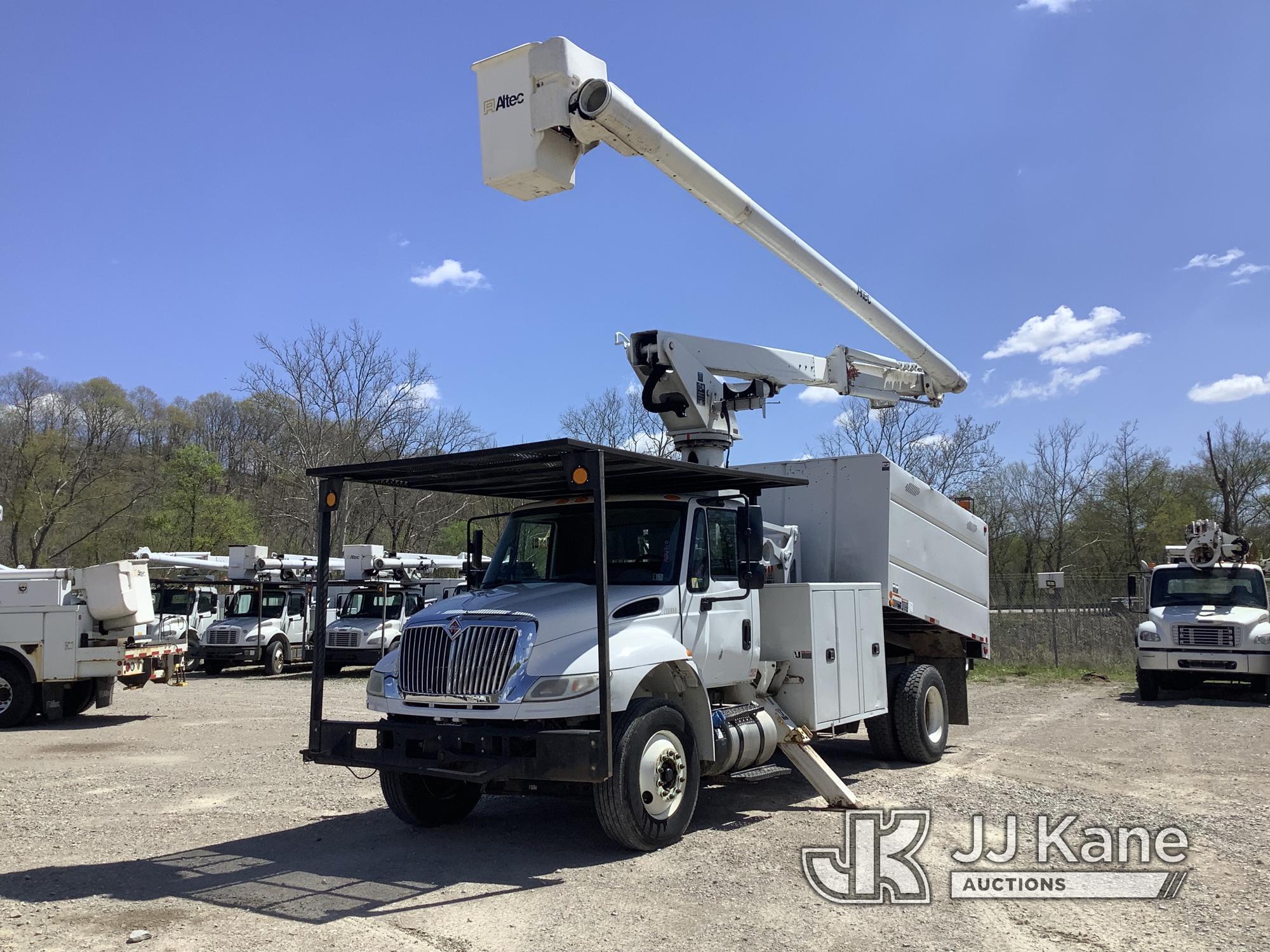 (Smock, PA) Altec LR760-E70, Over-Center Elevator Bucket mounted behind cab on 2015 International 43