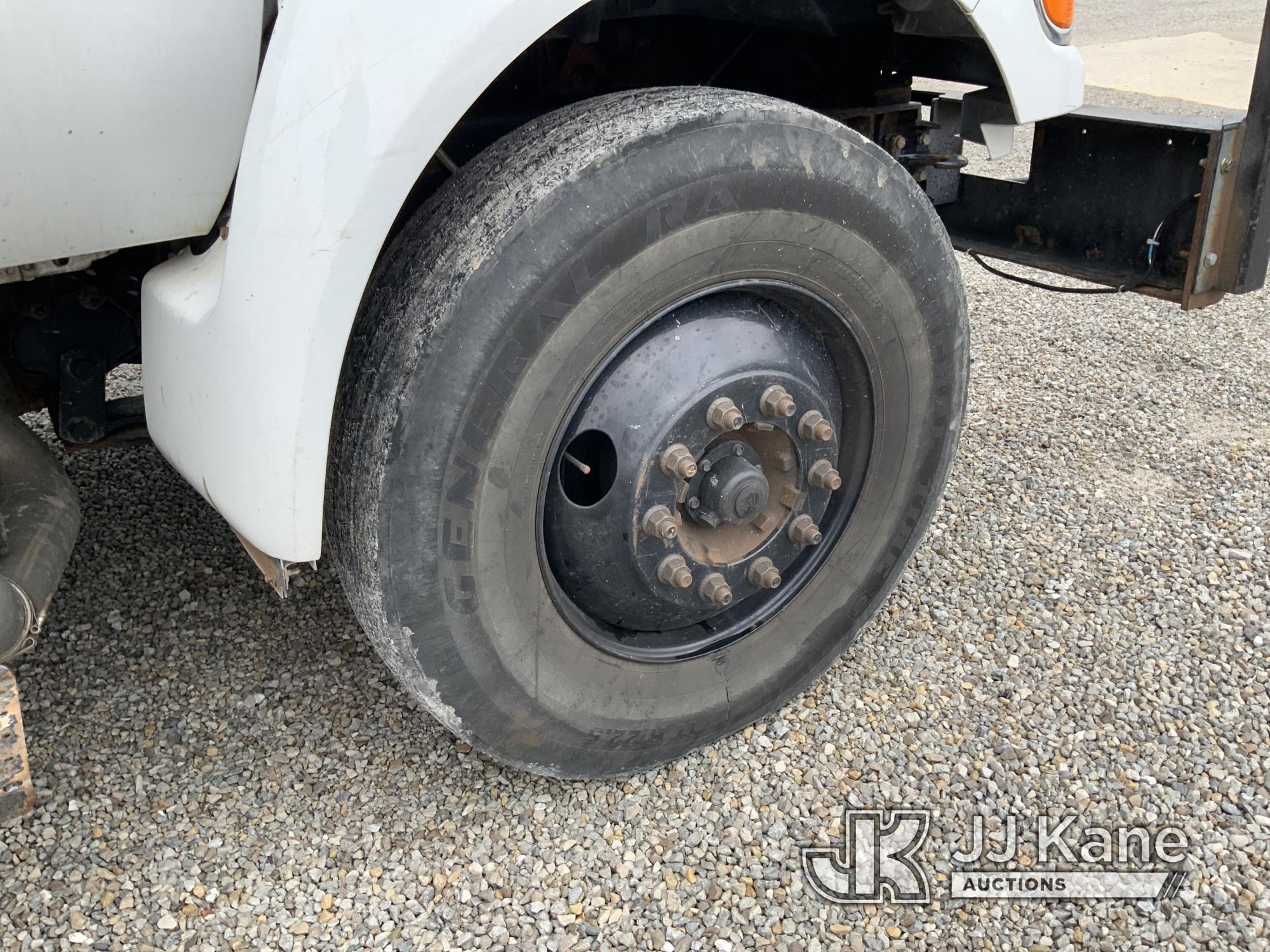 (Fort Wayne, IN) Altec LR756, Over-Center Bucket Truck mounted behind cab on 2015 Ford F750 Chipper