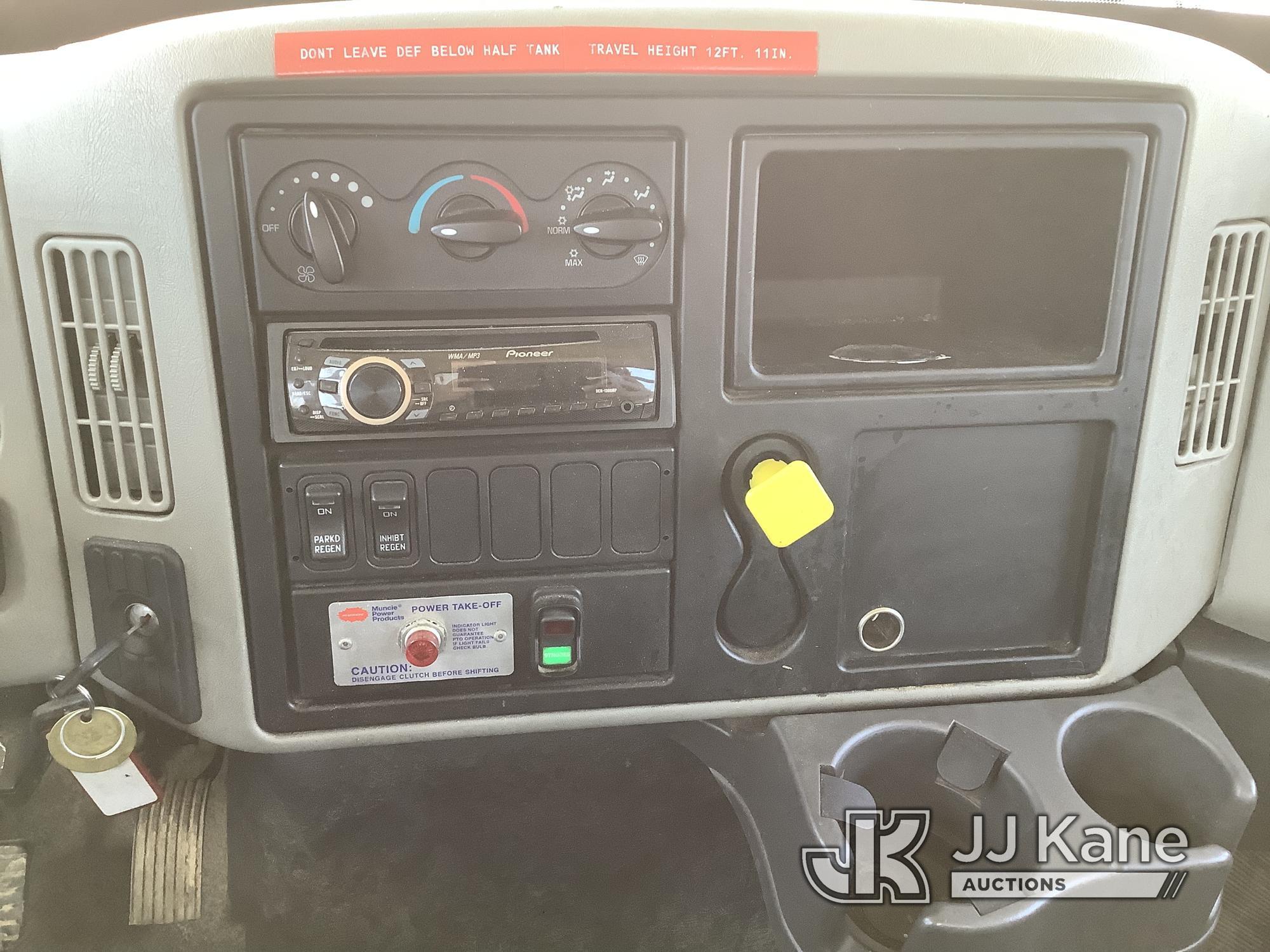 (Smock, PA) Altec LR760-E70, Over-Center Elevator Bucket mounted behind cab on 2015 International 43