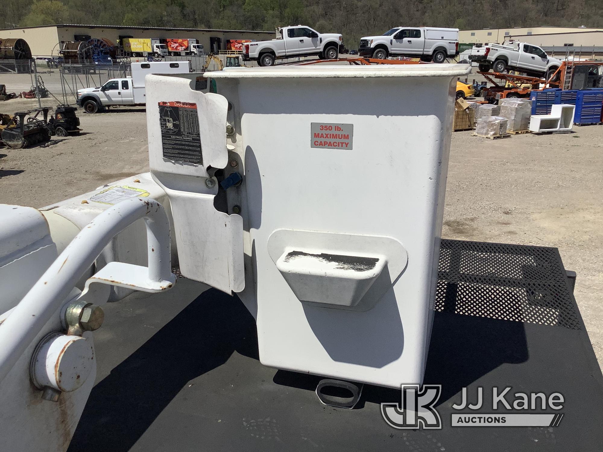 (Smock, PA) Altec LR760-E70, Over-Center Elevator Bucket mounted behind cab on 2015 International 43