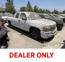 2004 GMC Sierra 1500 Extended-Cab Pickup Truck Not Running, Interior Stripped of Parts