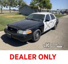 2011 Ford Crown Victoria Police Interceptor 4-Door Sedan Runs & Moves) (Interior Stripped Of Parts