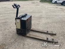 2002 Crown 40G-PW-4-14 Pallet Jack Operates