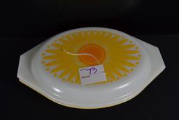 Pyrex Daisy Divided Dish w/Lid; Mfg. 1968-1973