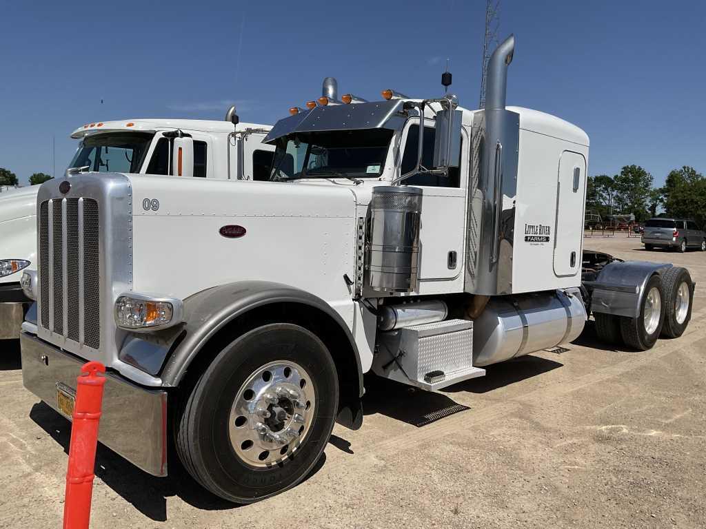 2013 Peterbilt 389 Truck Tractor