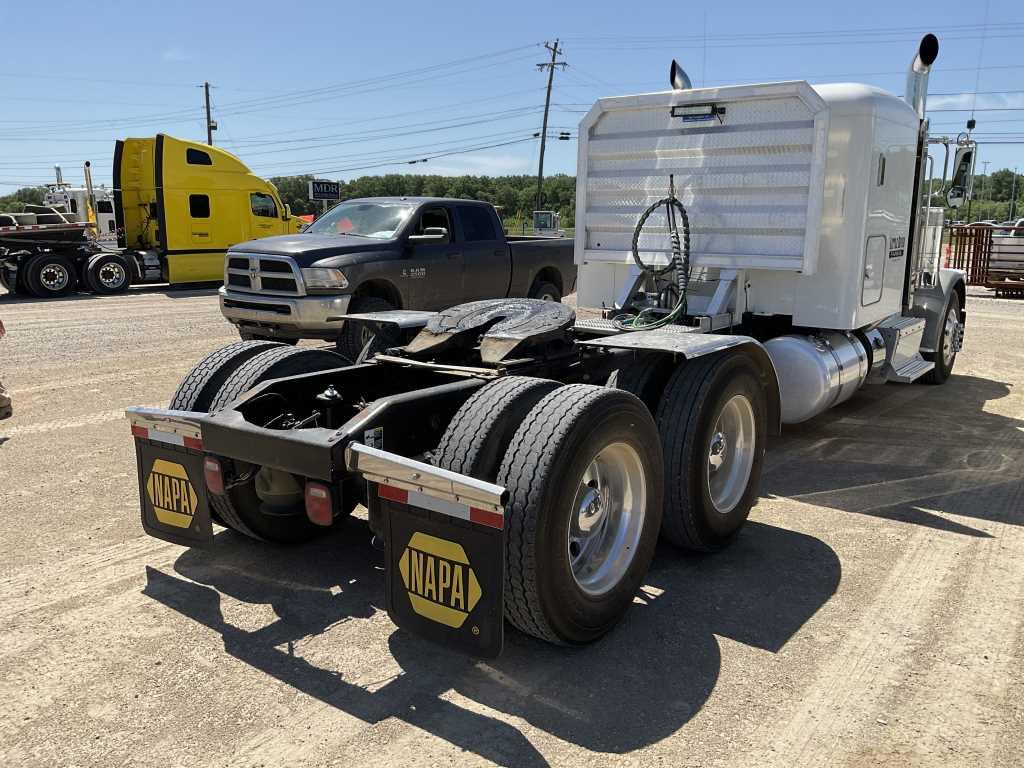 2013 Peterbilt 389 Truck Tractor