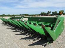 4686 612C JOHN DEERE 12 ROW CORN HEAD