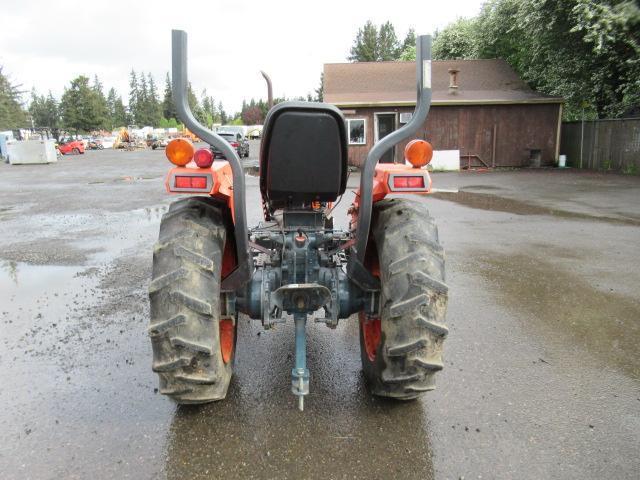 KUBOTA L2600F 2WD TRACTOR