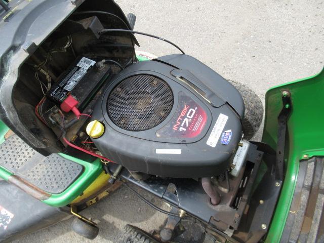 JOHN DEERE L100 5-SPEED RIDE-ON MOWER W/ TRAILER HITCH