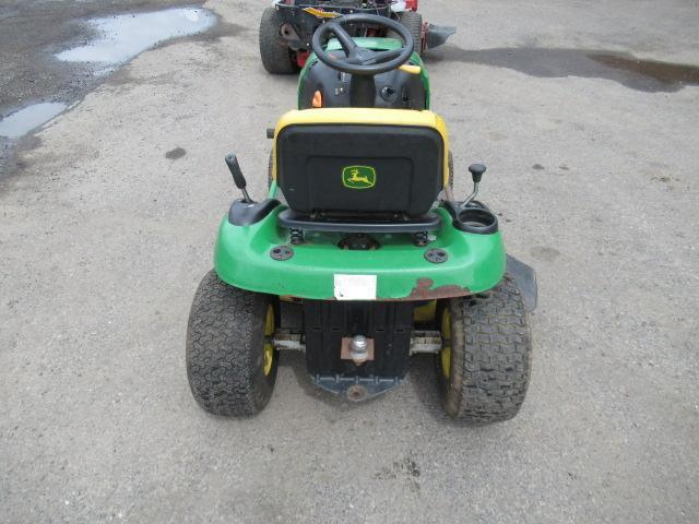 JOHN DEERE L100 5-SPEED RIDE-ON MOWER W/ TRAILER HITCH