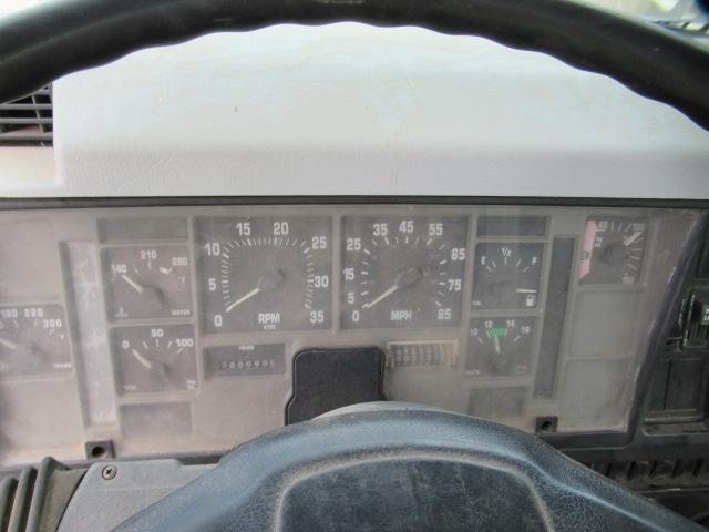 1998 INTERNATIONAL 8100 6X4 2000GAL WATER TRUCK