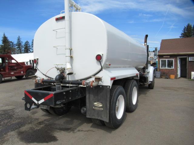 1998 INTERNATIONAL 8100 6X4 2000GAL WATER TRUCK