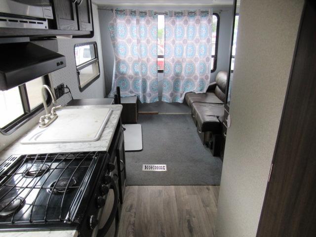 2018 KEYSTONE SPRINGDALE 20' TANDEM AXLE RV TRAILER