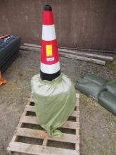 (20) SIMPLE SPACE SAFETY TRAFFIC CONES (UNUSED)