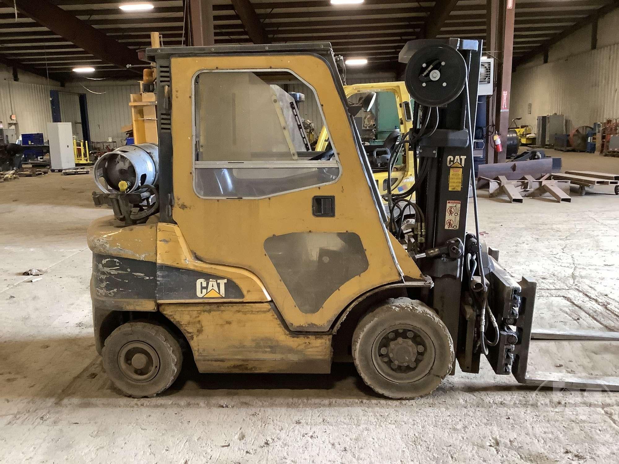 CAT P5000 CUSHION TIRE FORKLIFT SN: AT3506053