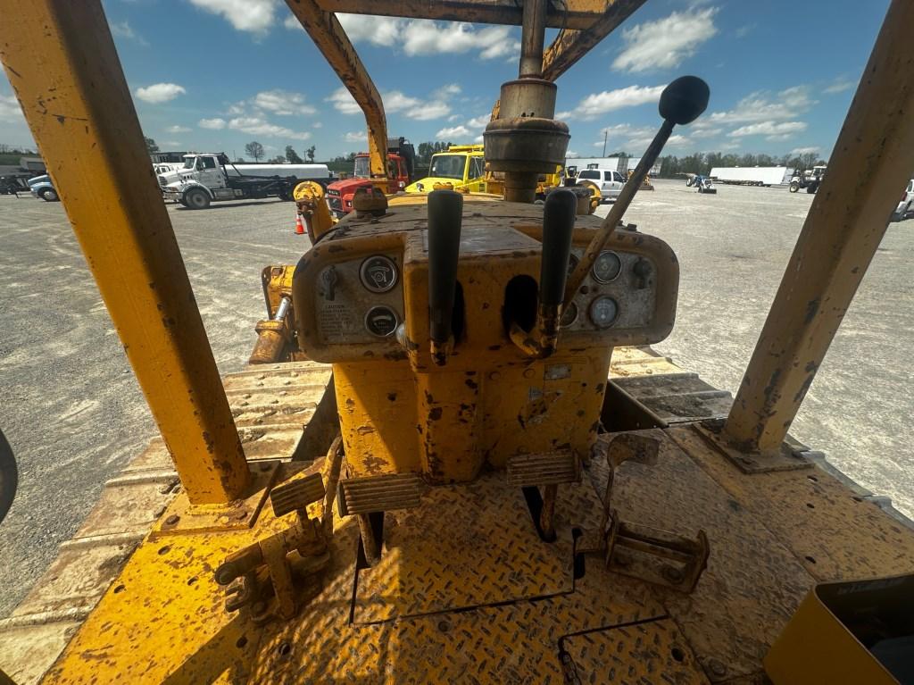 1969 CAT D6C CRAWLER TRACTOR