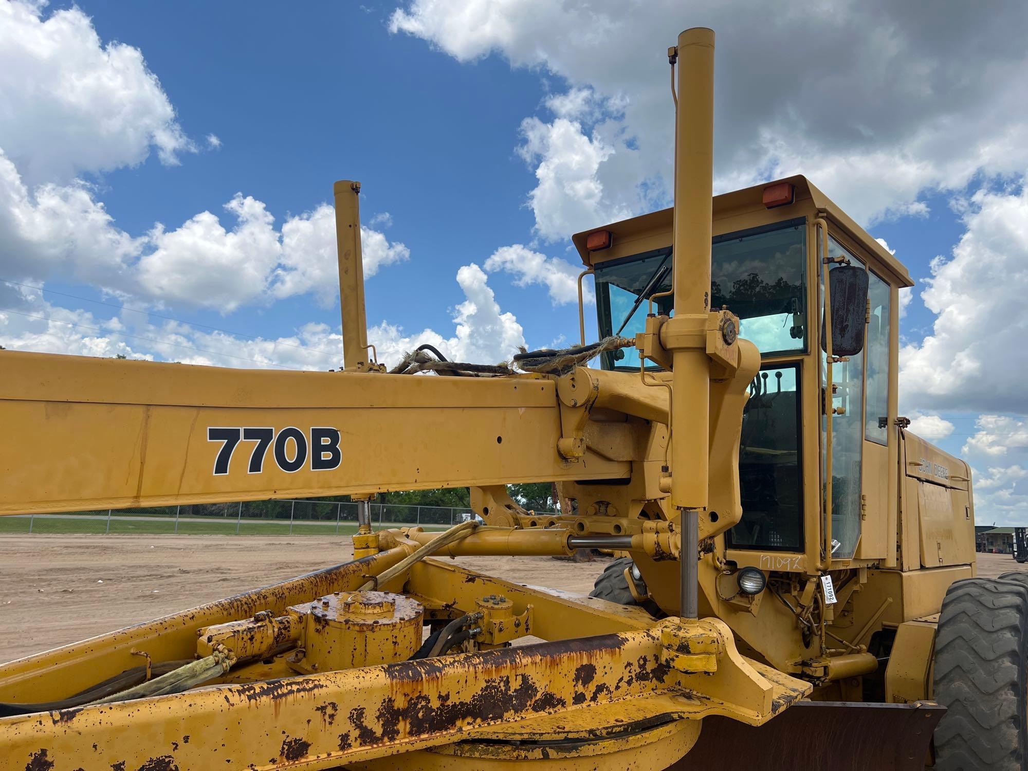 1991 JOHN DEERE 770B MOTOR GRADER