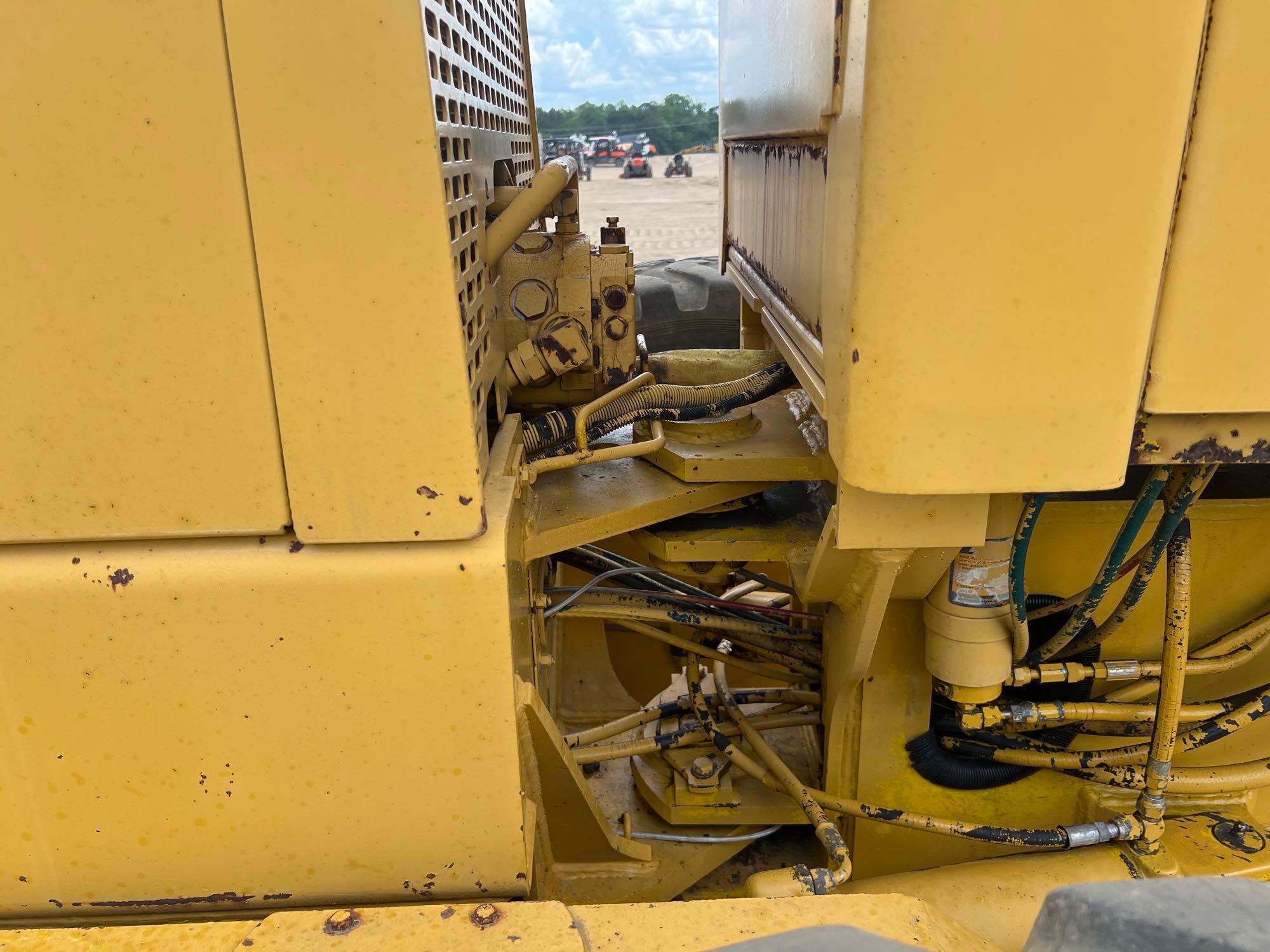 1991 JOHN DEERE 770B MOTOR GRADER