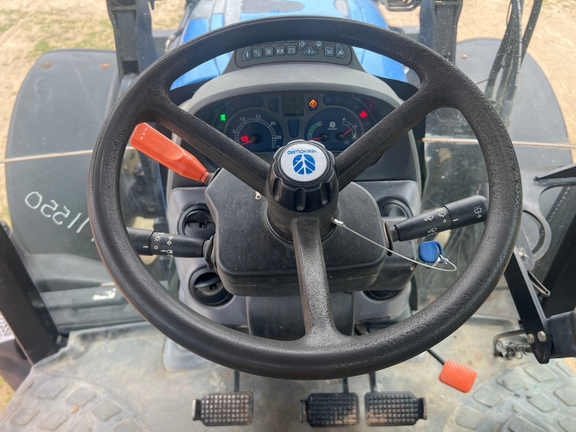 2006 NEW HOLLAND TS135A TRACTOR