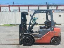 Toyota 8fgu25 5,000lb Forklift