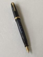 VINTAGE PARKER VACUMATIC FOUNTAIN PEN