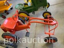 ALLIS CHALMERS G CUSOM PEDAL TRACTOR