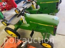 JOHN DEERE 8400 PEDAL TRACTOR