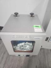 Vacuum Oven