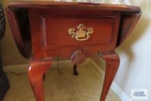 Cherry drop leaf end table with Queen Anne legs