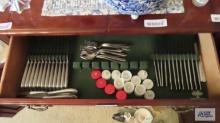 Rogers knives and other assorted flatware
