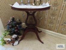 Harp oval table