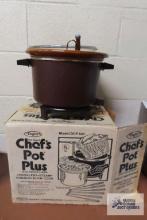 Daisy 6 quart chef's pot plus slow cooker/ fryer with box