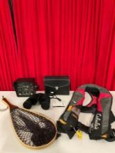 4 pcs Fishing Equipment. Catskill 23 Fishing Net. Humminbird Super Sixty Depth Sounder. See pics.