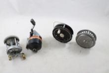 4 Vtg. Fishing Reels Ocean City, Pflueger, Johnson