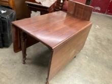 Drop Leaf Table w/2 Leaves