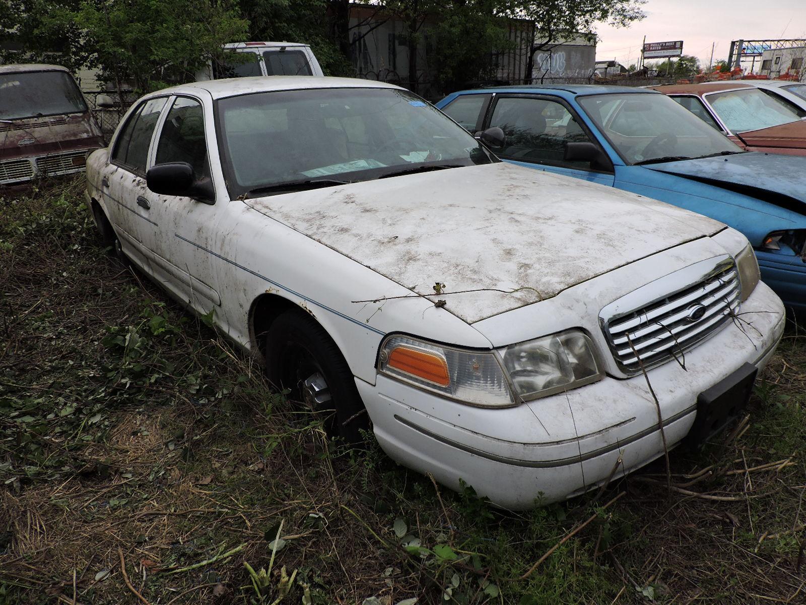 1998 Ford Crown Victoria / Former Police Cruiser