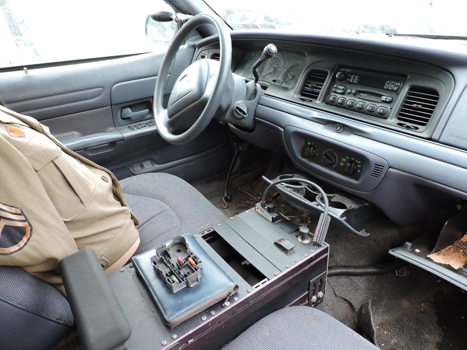 1998 Ford Crown Victoria / Former Police Cruiser