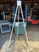 ALUMINUM EASELS