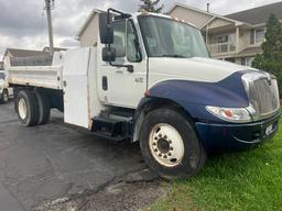 2002 International MA025 Contractor Dump Truck