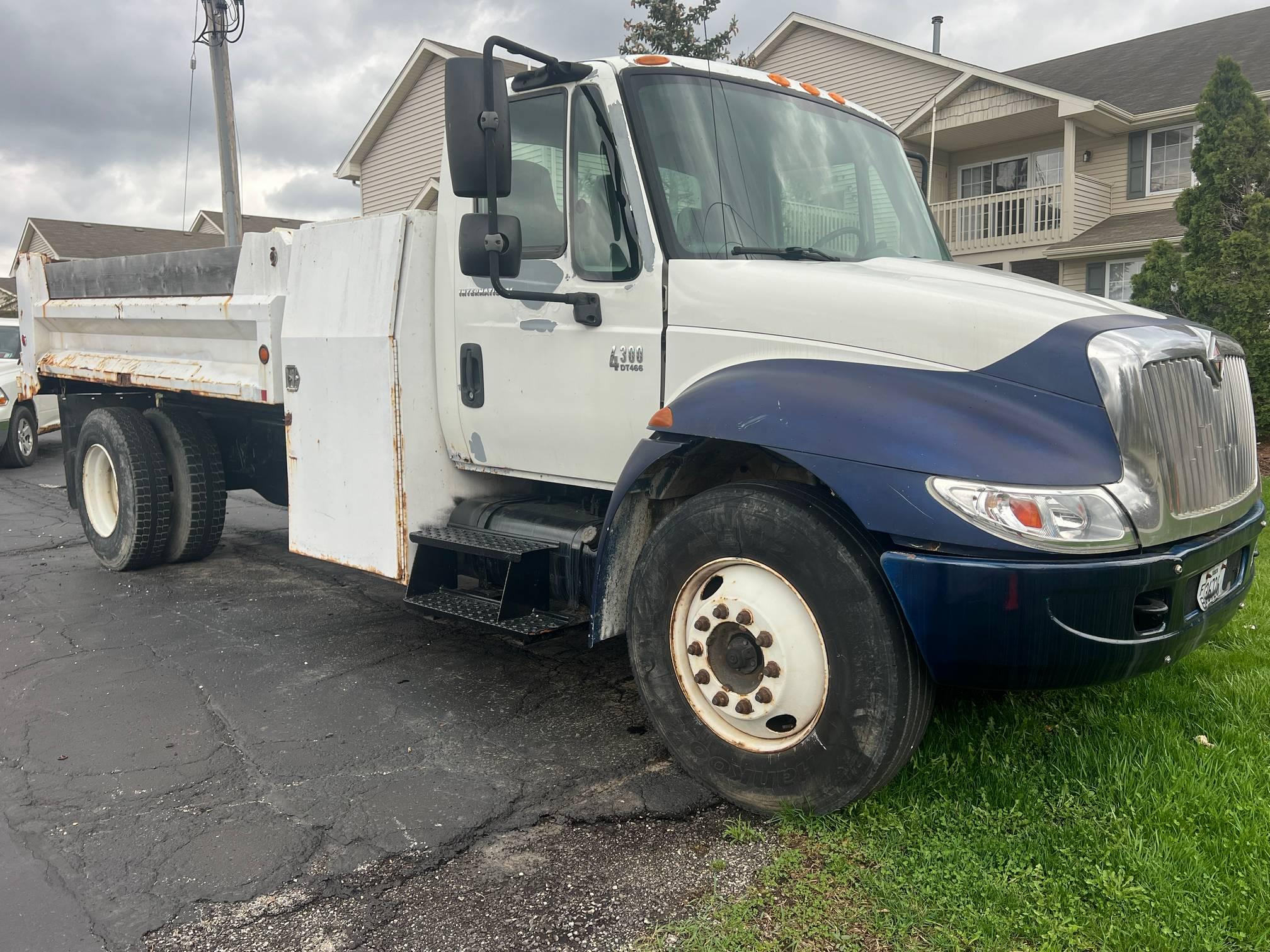 2002 International MA025 Contractor Dump Truck