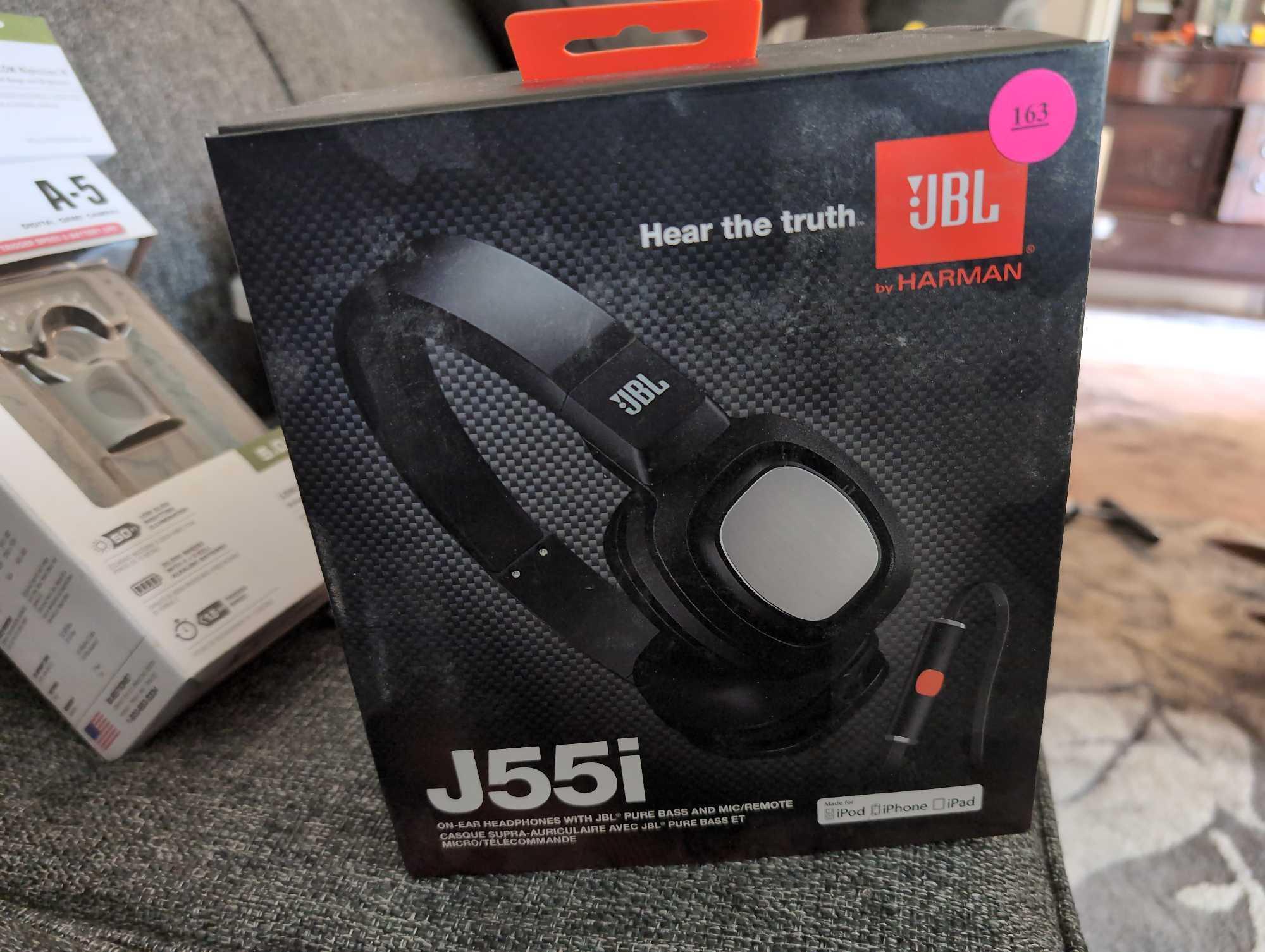 (LR) BRAND NEW JBL BY HARMAN J55I ON-EAR HEADPHONES WITH JBL PURE BASS AND MIC/REMOTE.