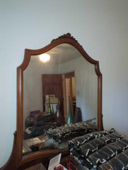 (BR1) VINTAGE WOOD 4 (DR)AWER DRESSER WITH MOUNTED MIRROR, ITEMS DISPLAYS COSMETIC WEAR CONSISTENT