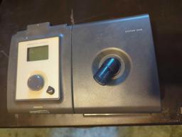 (BR3) LOT OF 2 ITEMS INCLUDING PHILIPS RESPIRONICS SYSTEM ONE REMSTAR PRO CFLEX 460P CPAP AND