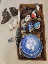 BOX OF MISCELLANEOUS:DECOR PLATES & FOUL FIGURINES