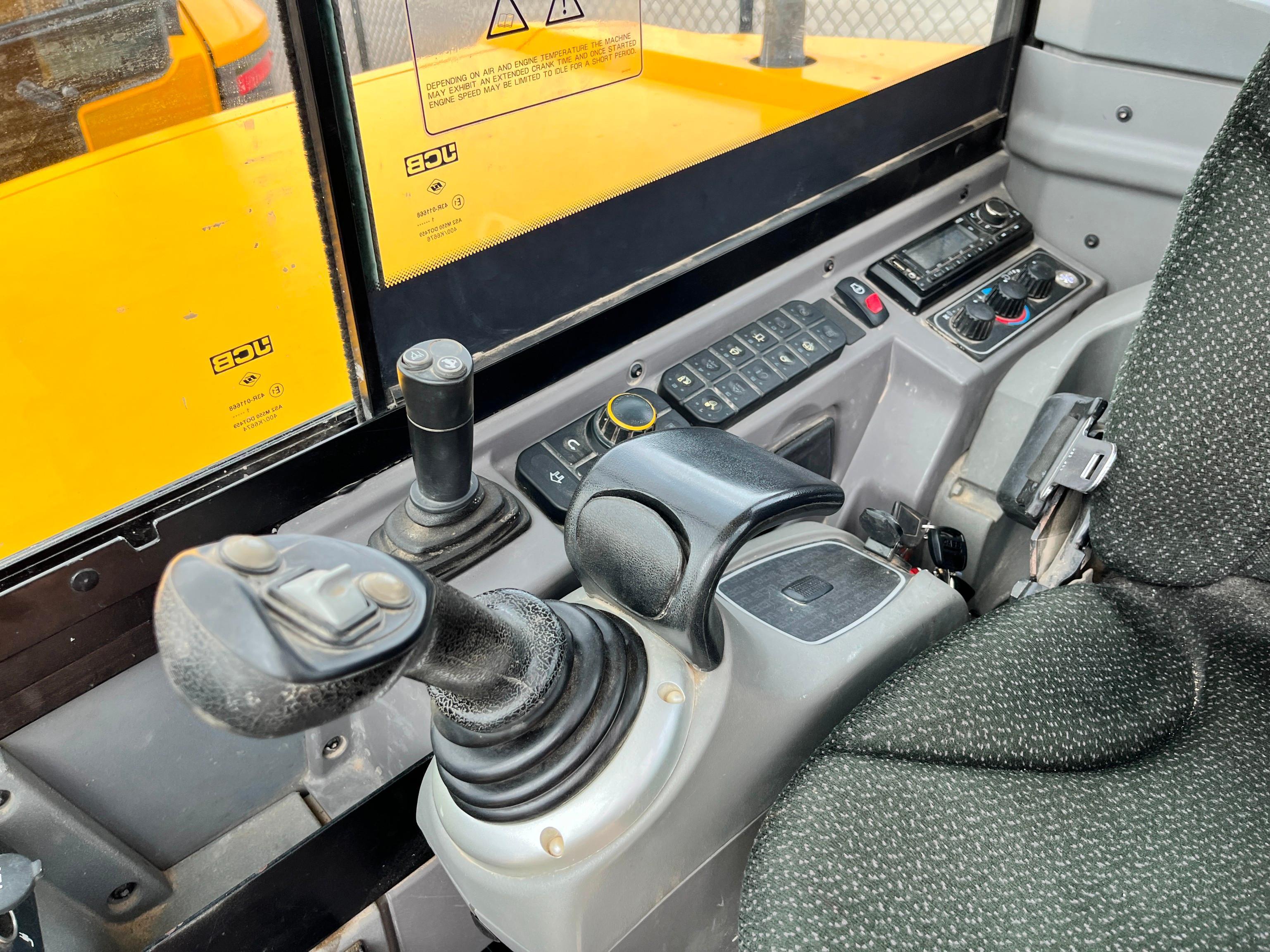 2021 JCB 85Z-2 HYDRAULIC EXCAVATOR SN:JCB8AEA3KM2736474 powered by Kohler diesel engine, equipped